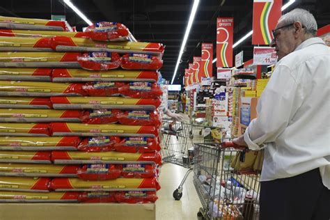 Ticker: Italian pasta strike averted; US consumer confidence jumps